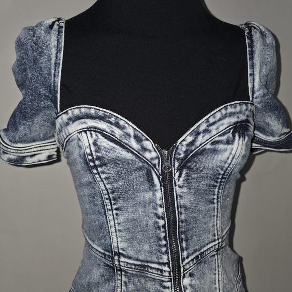 Retrofête Janie Washed Denim Mini Dress Women’s Small - Picture 3 of 10